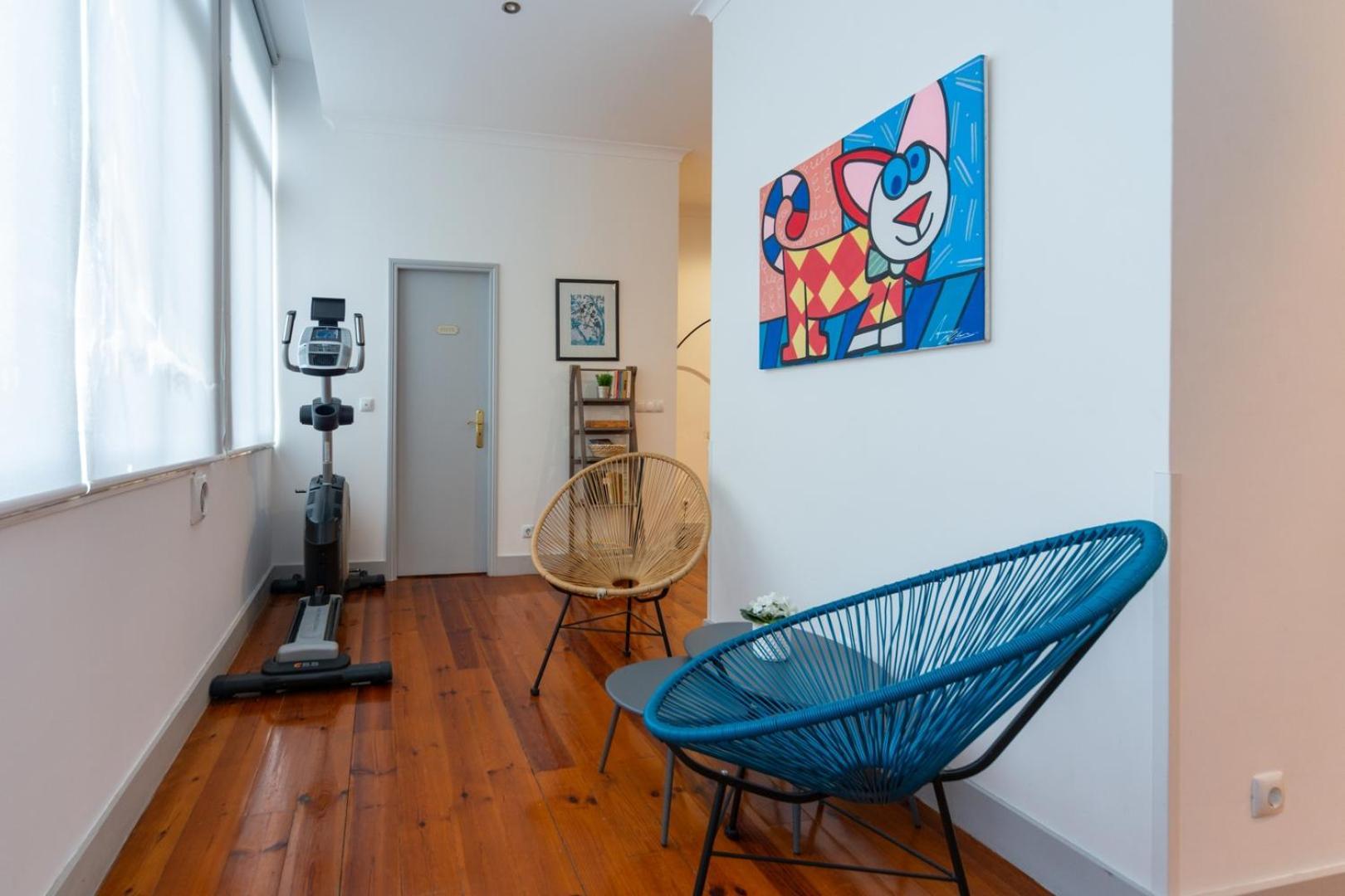 Old Style Fully Renewed And Spacious 3-bed